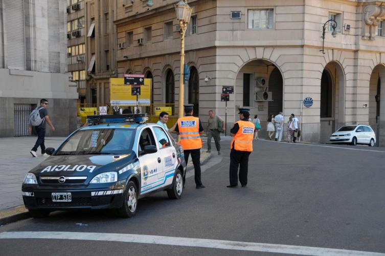 Argentinian cops,the most corrupt you never can trust them