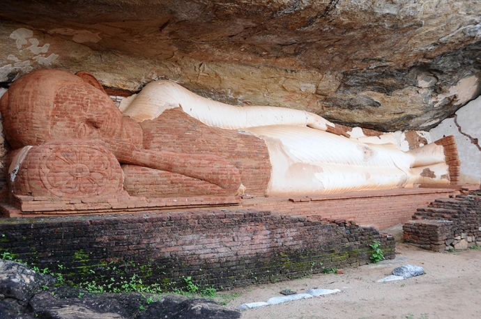 Almost on the top: Reclining buddha