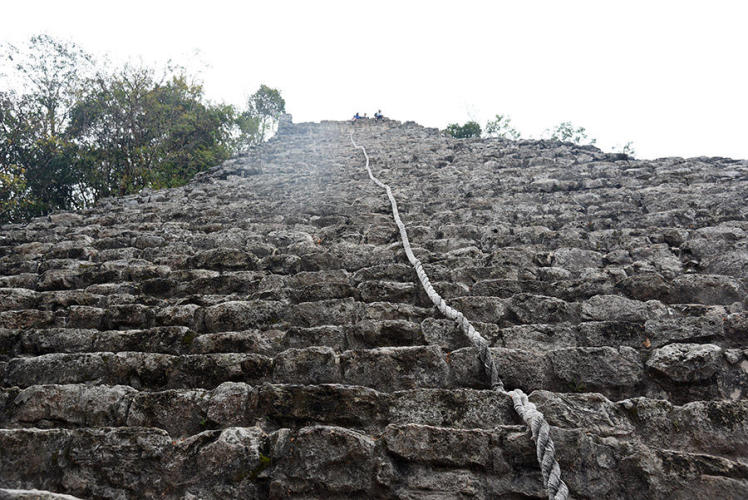 Steep climb Nohoch Mul Pyramid