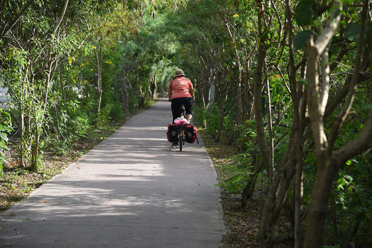 Close to Playa del Carmen there is a nice bike path