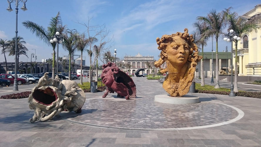 Malecon and Javier Marin sculptures