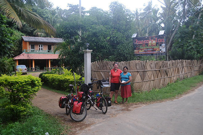 Leaving "Queen´s Inn" guest house in the morning