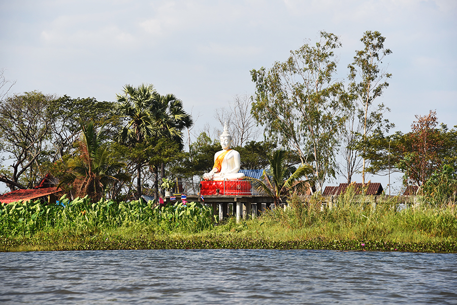 Red Lotus Lake