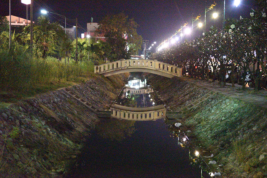 City canal bridge