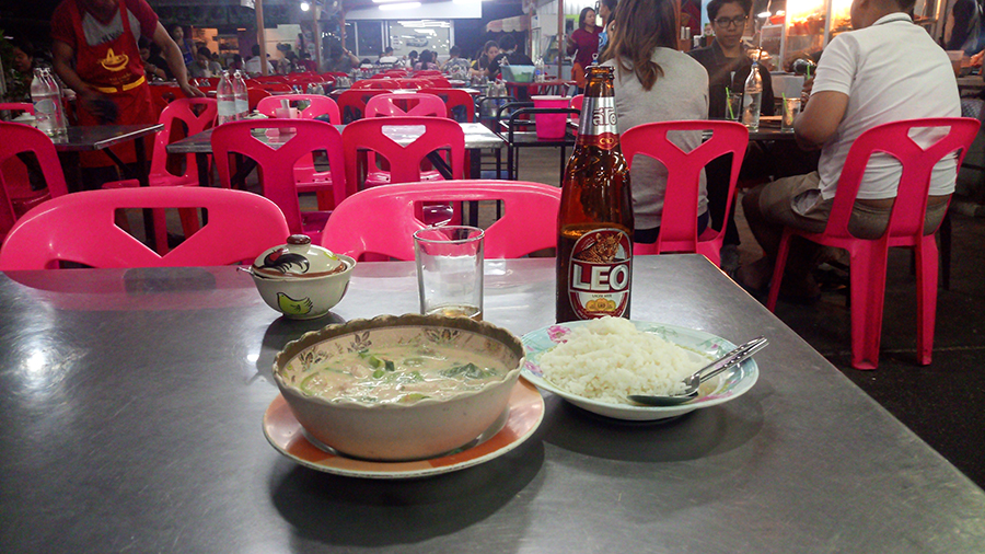 Green curry, rice and beer