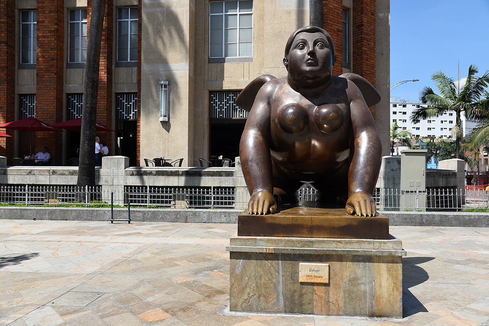 Botero statue "Esfinge"