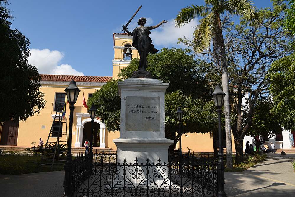 Bolivar statue